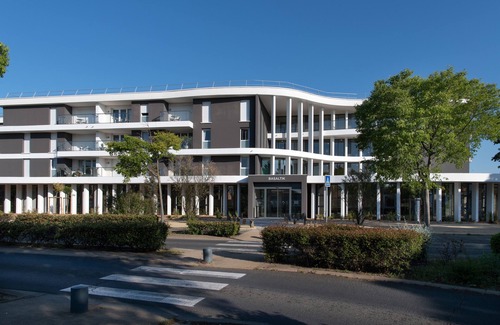 Agde Apartment | Experience La Basaltik: Rated 9.8 with Pet-Friendly Amenities