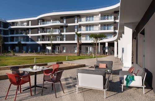 Agde Apartment | Experience La Basaltik: Rated 9.8 with Pet-Friendly Amenities
