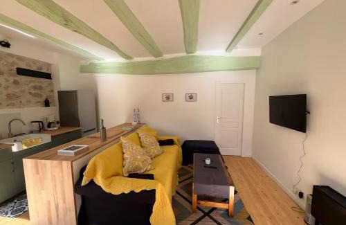 Villecroze Apartment | Guest Rated 10/10 at Appartement Les Capucines