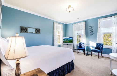 Dundee Bed & Breakfast | Top-Rated La Bastide Bed & Breakfast with Family-Friendly Amenities
