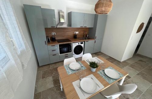 Loriol-du-Comtat House | Experience La Bastide d’Elma: Family-Friendly Comfort