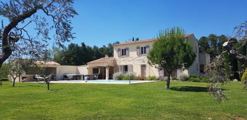Maussane Villa | Relax at La Bastide de Luson: Spa, Pool & Ocean Views