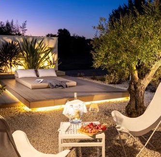 Aix-en-Provence House | Romantic Retreat: JACUZZI & Spa at Les Chambres Romantiques