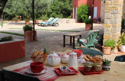 Carces Bed & Breakfast | Family-Friendly Retreat at La Bastide de Nini with Ocean View