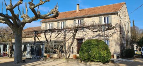 Saumane-de-Vaucluse Bed & Breakfast | Oceanfront La Bastide des Arts with Pool & Restaurant