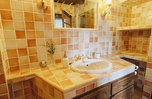 La Bastide House | Elegant La Bastide des Pins: Spa, Breakfast & Family-Friendly