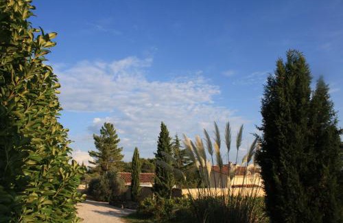 Cucuron House | Relax at La Bastide des Vasses with Oceanfront Pool Access