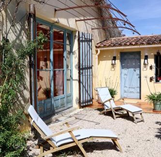Cucuron House | Experience Oceanfront Bliss at La Bastide des Vasses Loft
