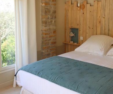 Le Beausset Bed & Breakfast | Idyllic La Bastide du Beausset-Vieux: Oceanfront Retreat
