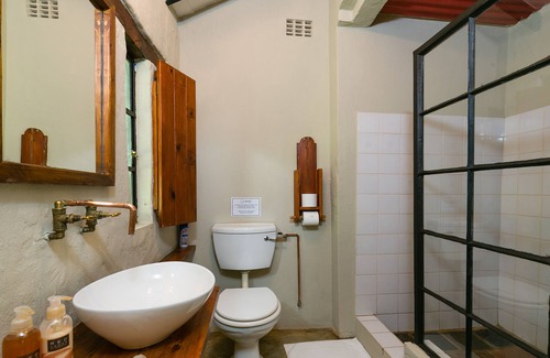 Hartbeespoort House | Relax at La Bastide Guesthouse with Pool & Family Amenities