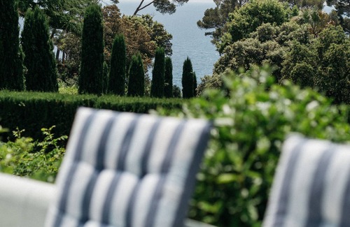 Le Pradet Villa | Elegant La Bastide: Waterfront Villa with Private Pool