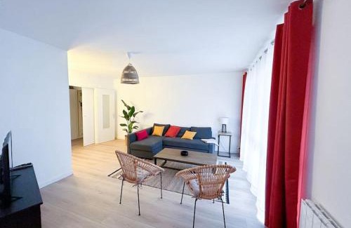 Saint-Sebastien-sur-Loire Apartment | Enchanting La Baugerie: Child-Friendly 4-Star Retreat