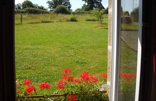 Saint-Germain-de-Coulamer Cottage | La Bellaziere: Cozy Country Cottage with Heated Pool