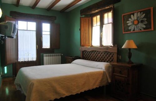 Los Corrales de Buelna House | Discover La Becada de Buelna: Family-Friendly Retreat