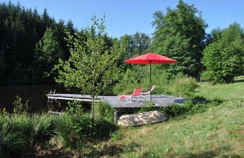 Faucogney-et-la-Mer Bed & Breakfast | Escape to La Belle Chambre with Private Pond Retreat
