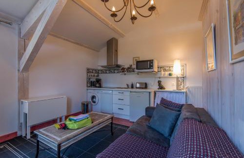 Sansac-de-Marmiesse House | Relax at La Belle Epoque: Pet-Friendly Ocean View Retreat
