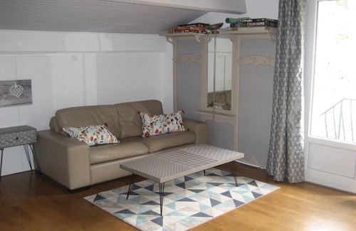 Nyons Bed & Breakfast | La Belle Etoile, a private room of 35 m² in an olive grove in Nyons