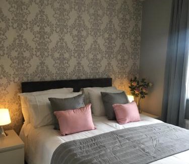 Laindon Apartment | Villa Belle: 4-Star Family-Friendly Retreat in Basildon