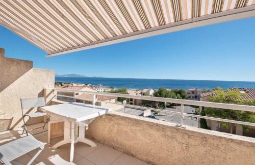Sausset-les-Pins Apartment | La Belle Vue: Oceanfront Retreat with Private Beach Access