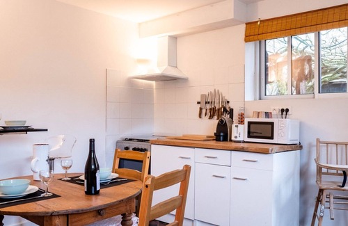 Les 3 Cites Apartment | Cozy Retreat at La berge du Clain in Poitiers