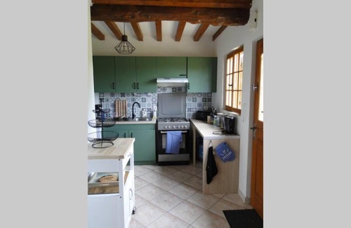 Epreville-en-Lieuvin House | Inviting La Bergerie Cottage: Family-Friendly with Piano