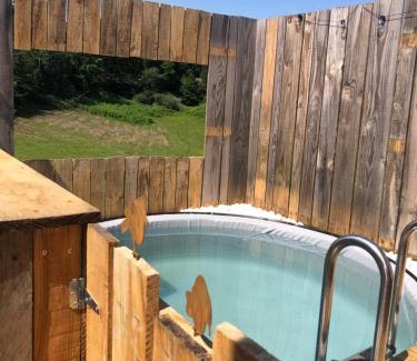 Montagnac-la-Crempse House | Pet-Friendly Retreat at La Bergerie des Petits Loups