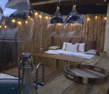 Montagnac-la-Crempse House | Pet-Friendly Retreat at La Bergerie des Petits Loups