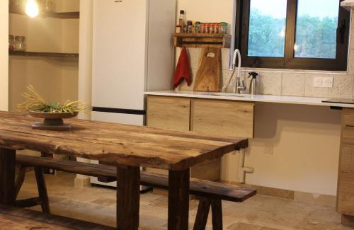 Montagnac-la-Crempse House | Pet-Friendly Retreat at La Bergerie des Petits Loups
