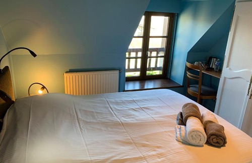 Roz-sur-Couesnon House | Relaxing Retreat at La Bergerie - Pool & Ocean Views