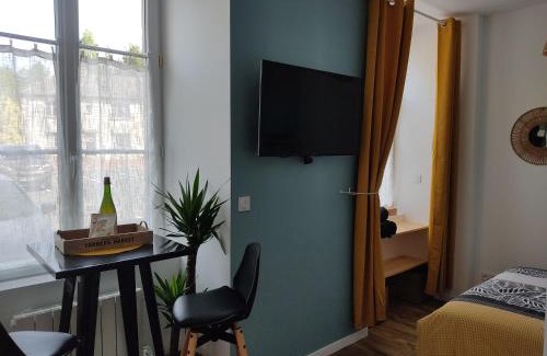 Le Hommet-d'Arthenay Apartment | Family-Friendly Retreat at La Bergeronnette, Rated 9/10