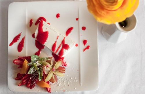 Carisio Hotel | Welcoming La Bettola: Pet Friendly with Breakfast Included