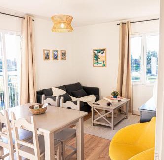 Vedene Apartment | Unwind at La Blanchère with Golf Views and Family Amenities