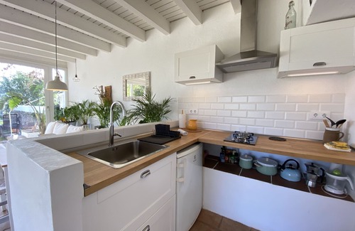 Nijar Apartment | Relaxing Oceanfront Retreat: La Bodeguita Rural Studio