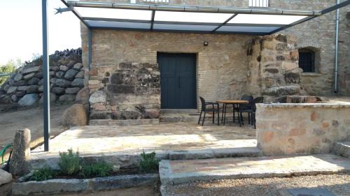 Andujar Apartment | Experience La Bodega: Pet & Child Friendly Getaway