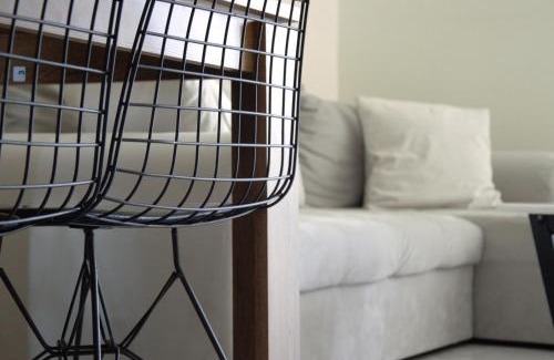 Kiato Apartment | Cozy La Bohème: Family-Friendly Stay with Top Reviews