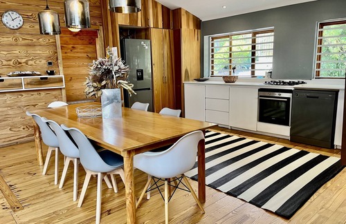 Hout Bay Villa | Escape to LA BOHEME - A Villa Embraced by Nature