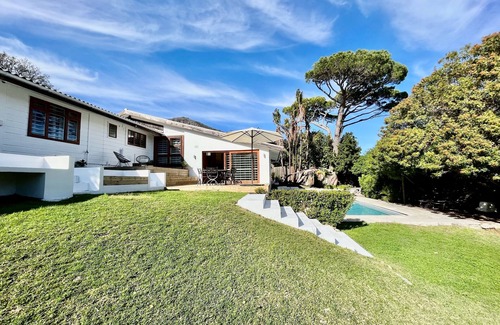 Hout Bay Villa | Escape to LA BOHEME - A Villa Embraced by Nature