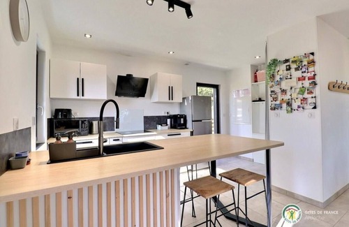 Ozon Bed & Breakfast | Eco-Friendly LA Booa: Private Pool & Green Space Awaits
