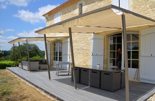 Biran House | Inviting La Borde Farmhouse with Pool, Jacuzzi & Trampoline