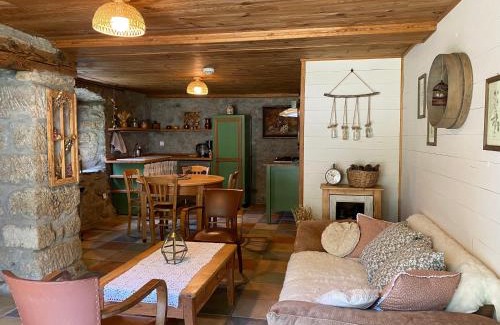 Chenereilles House | La Borie Maisonnette de Charme en Pierres 80m2