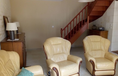 Saint-Georges-sur-Cher House | Discover La Boulange: Oceanfront Retreat with Pool & Kitchen