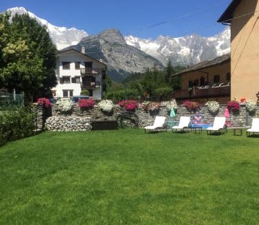 Pre-Saint-Didier Bed & Breakfast | Relax at La Boule de Neige: Spa & Family-Friendly Retreat