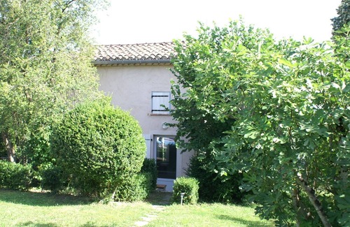 Castres Cottage | Cozy La Bouriette Cottage: Family-Friendly Escape Awaits