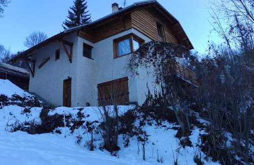 Risoul Villa | Discover La BREZOUNIÉRE 2: Family-Friendly with Breakfast