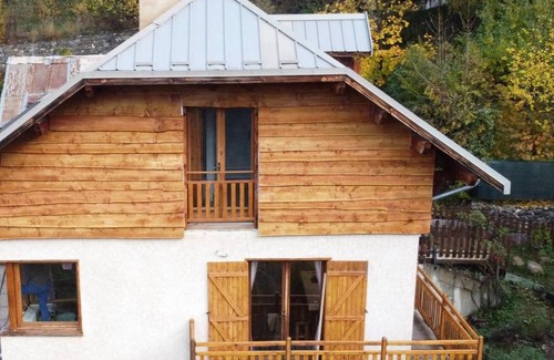 Risoul Villa | Discover La BREZOUNIÉRE 2: Family-Friendly with Breakfast