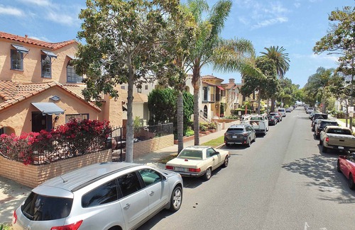 Belmont Shore House | Experience Oceanfront Bliss at La Brisa Hotel