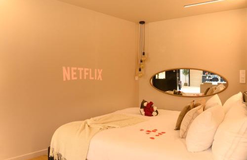 La Roche-sur-Yon Apartment | Indulgent Spa Retreat at La Bulle d'Amour Suite