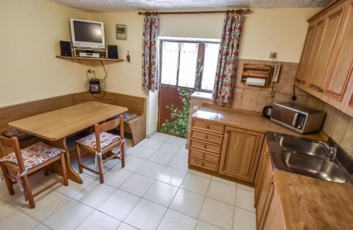 Masare Apartment | Pet-Friendly Retreat at La Busa with Lake Views & Spa