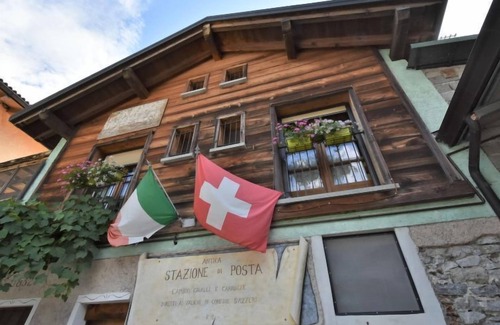 Prata Camportaccio Apartment | Pet Friendly Haven at La Cá Vegia with Spa & Lake Views