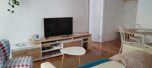 Aviles Apartment | Discover La cámara secreta de BelNi - Family-Friendly Retreat